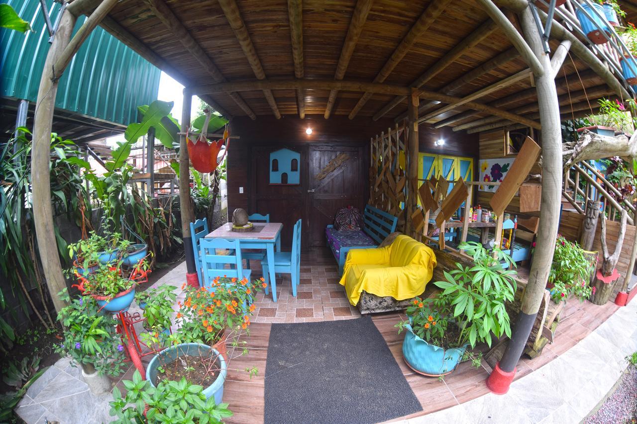 Wood House Hostel La Fortuna Exterior foto